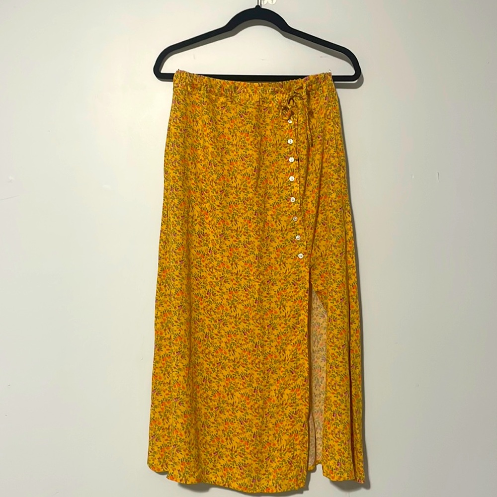 American Eagle MIDI Floral Skirt Size L